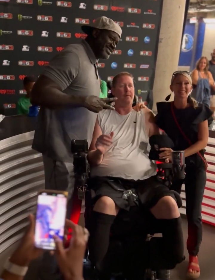 严重车祸导致瘫痪!“大竹竿”布拉德利的一双小腿已截肢