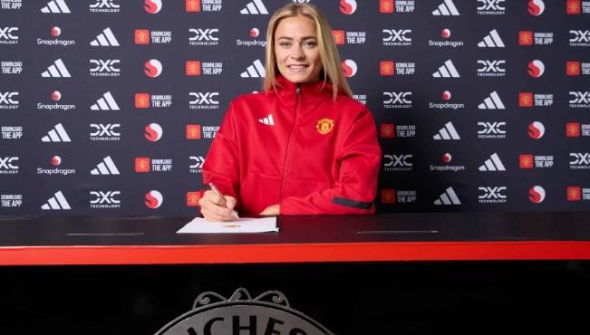 官方：巴萨女足边锋罗尔弗加盟曼联女足，双方签约两年