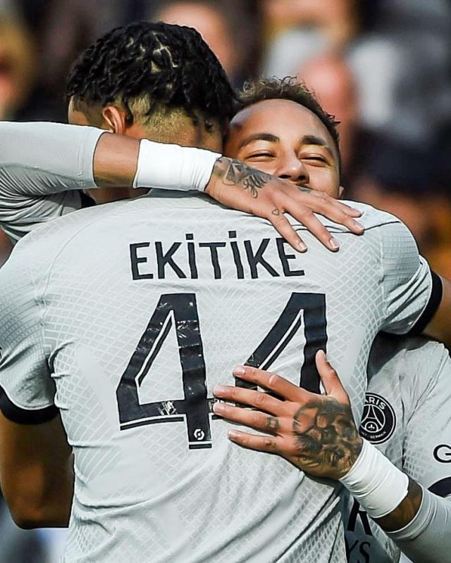 【法甲】内少传射，佩雷拉头槌，大巴黎2比1洛里昂