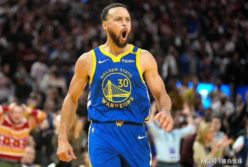 b体育-突发：库里在勇士对阵快船比赛中创造NBA历史！